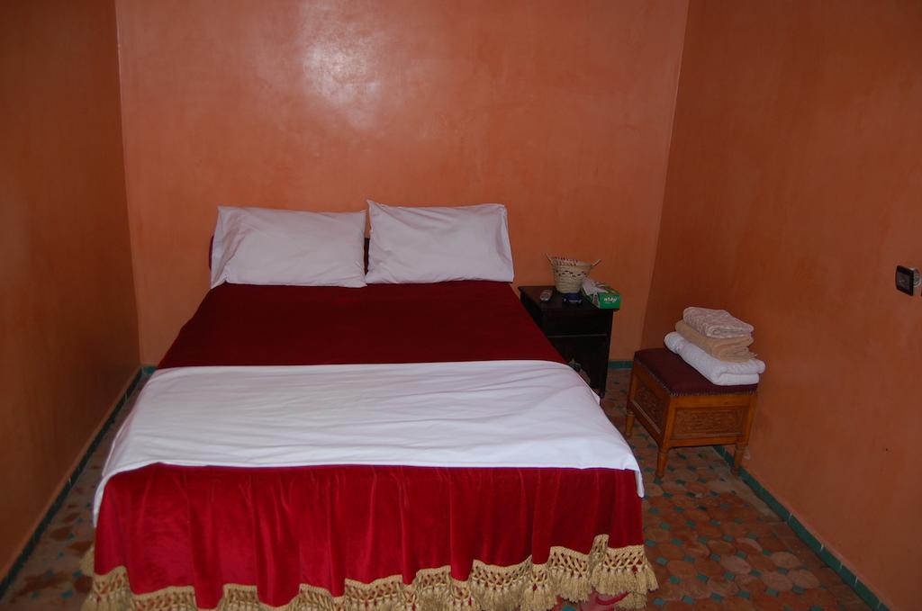 Hotel Jardin Public Фес Екстериор снимка